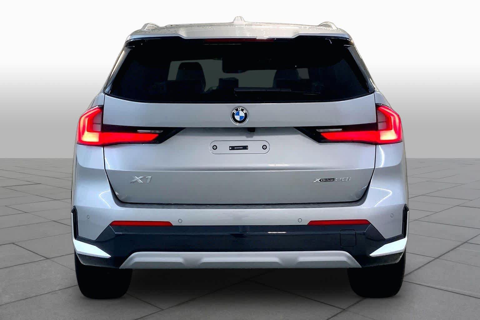 New 2026 BMW X1 xDrive28i w/ Technology Package AWD/4WD image 4