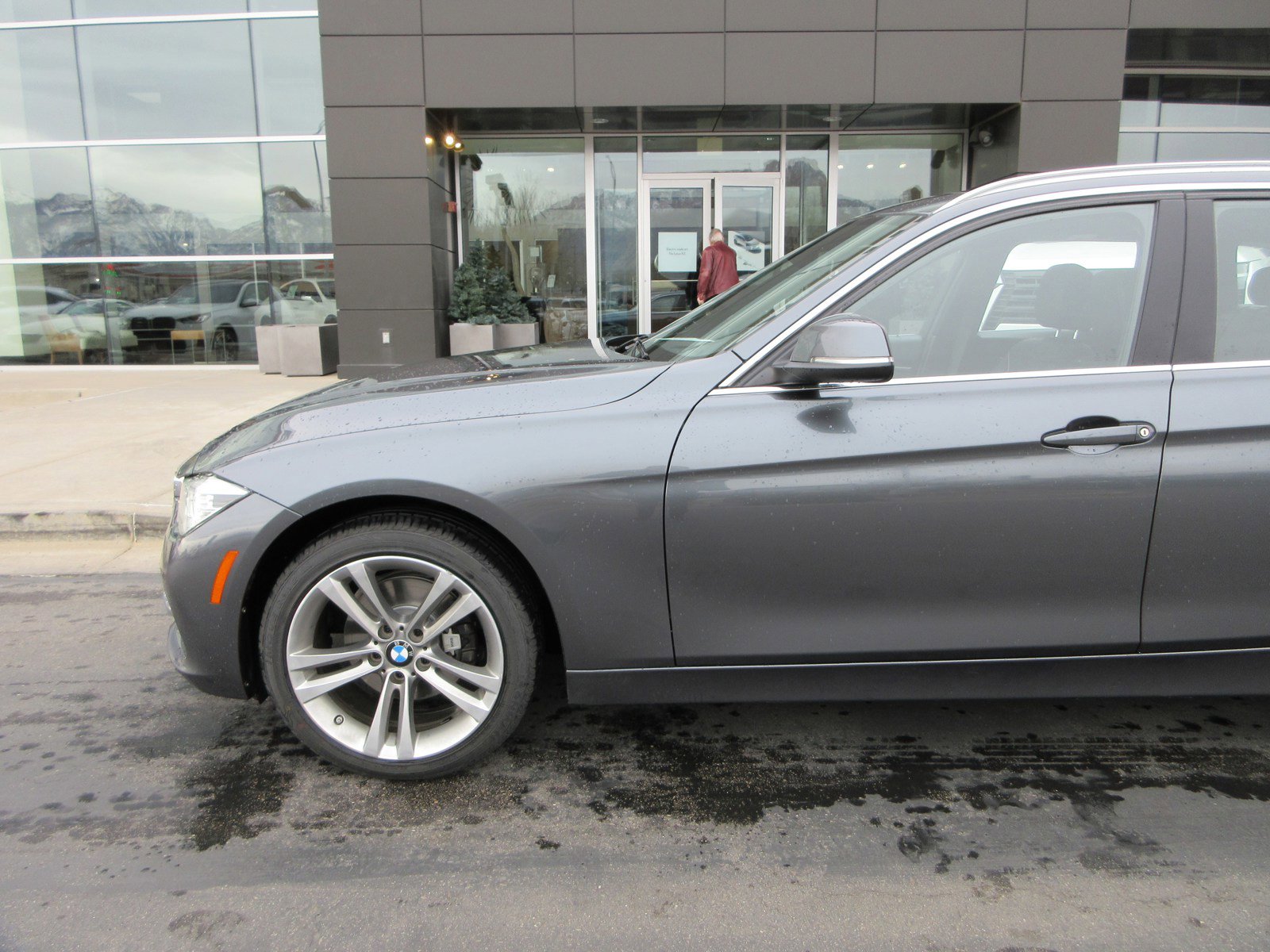Used 2016 BMW 328i xDrive Wagon image 2