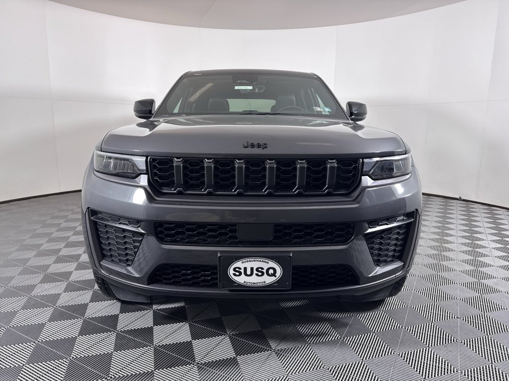 New 2026 Jeep Grand Cherokee Altitude AWD/4WD image 2