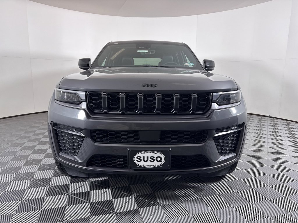 New 2026 Jeep Grand Cherokee Altitude AWD/4WD image 2