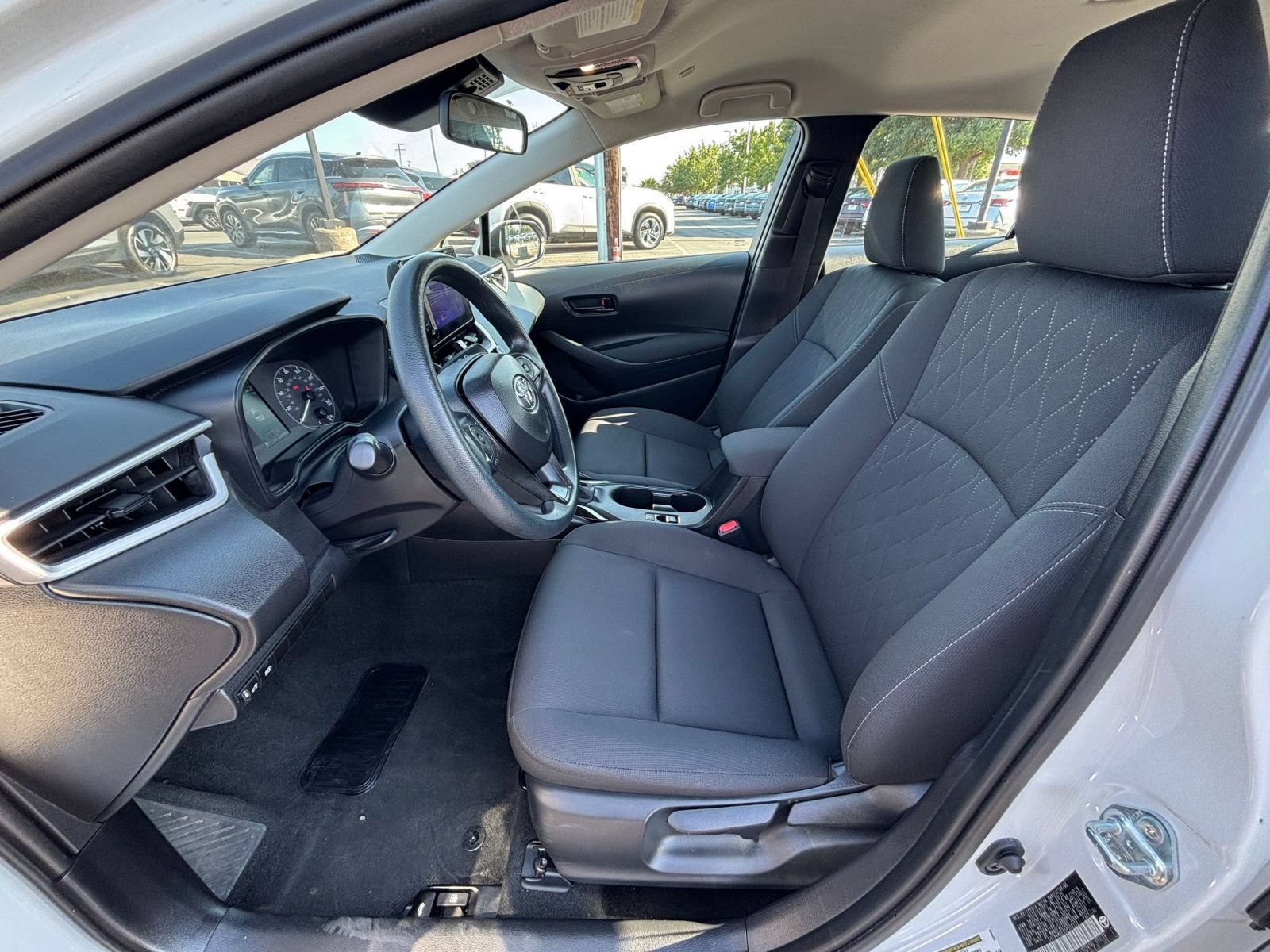 Used 2025 Toyota Corolla LE FWD image 25