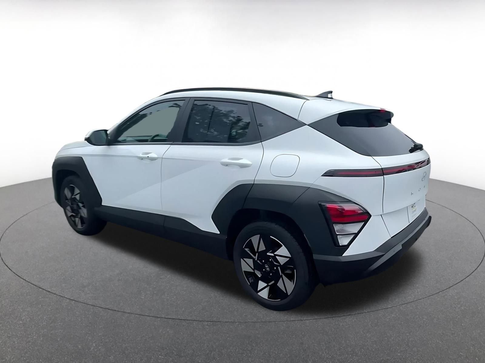 Used 2025 Hyundai Kona SEL image 10