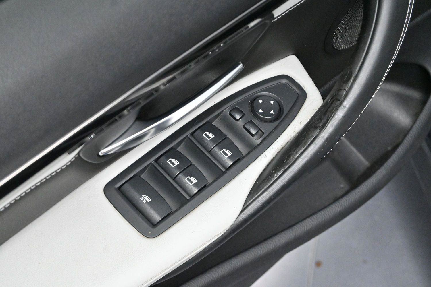 Used 2015 BMW M4 Convertible RWD image 10