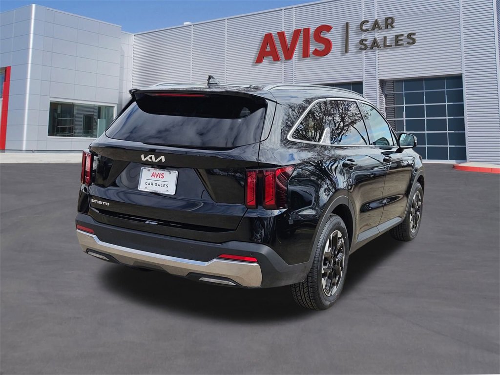 Used 2024 Kia Sorento S image 6