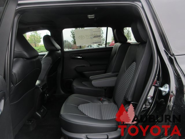 New 2026 Toyota Highlander XSE image 17