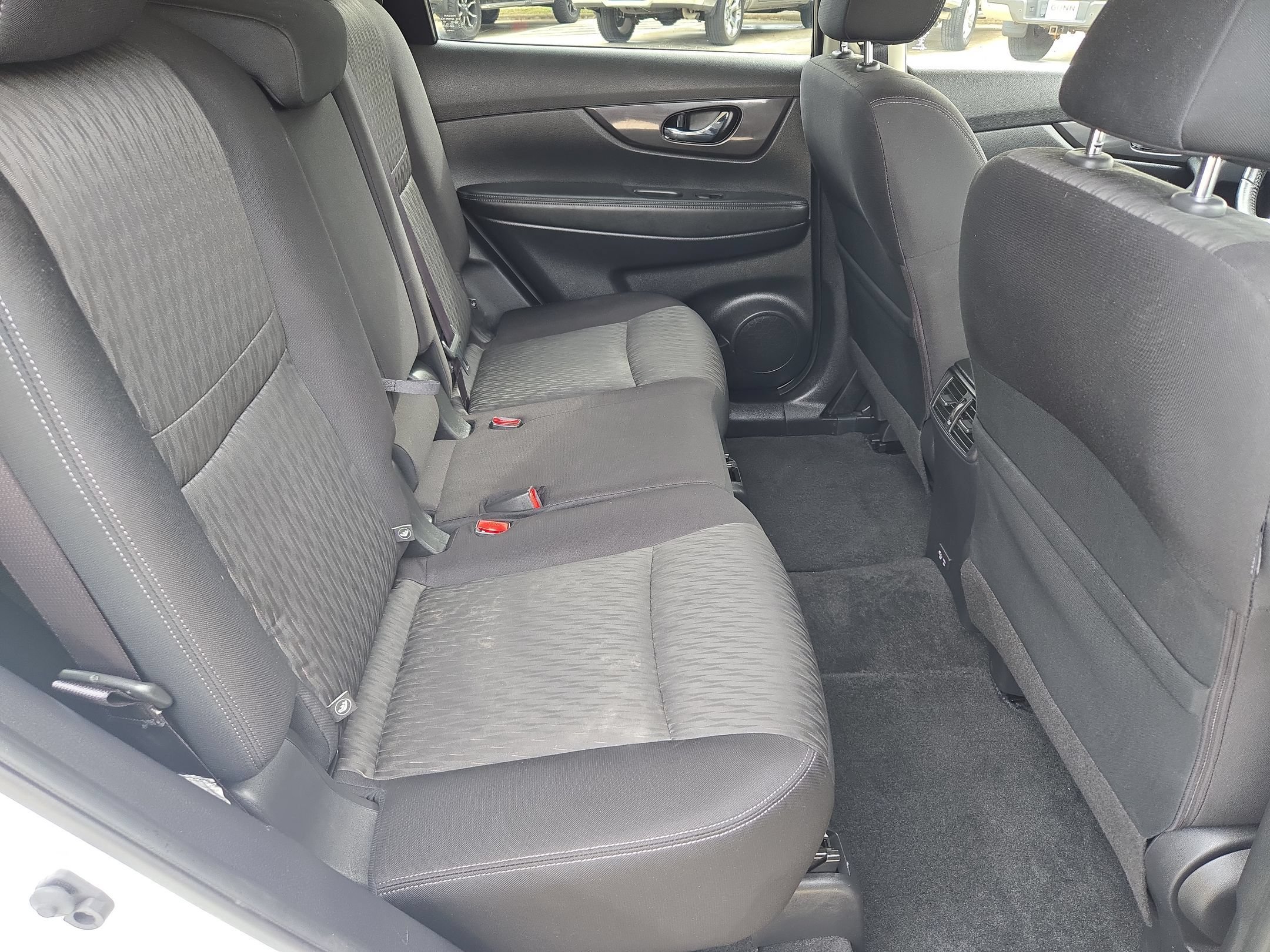 Used 2020 Nissan Rogue SV FWD image 26