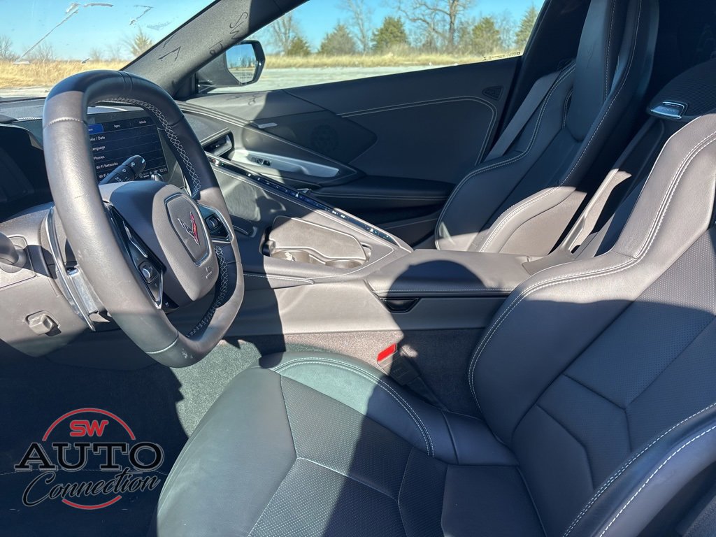 Used 2022 Chevrolet Corvette Stingray Coupe w/ Z51 Performance Package image 15