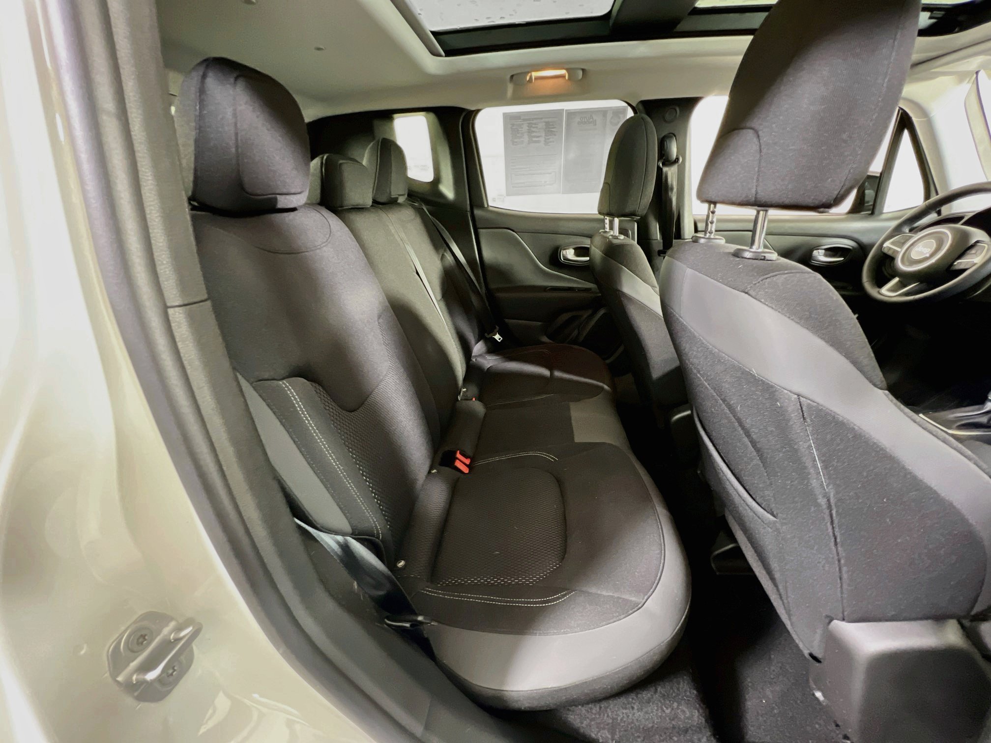 Used 2023 Jeep Renegade Altitude w/ Sun/Sound Group AWD/4WD image 27