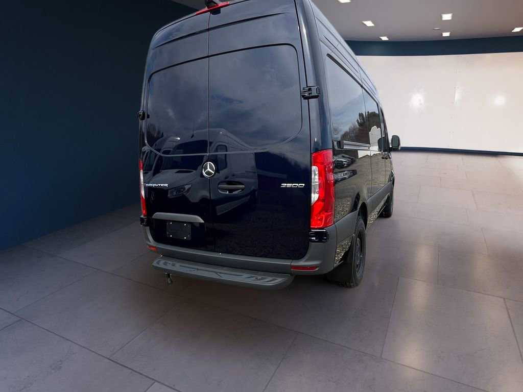 Used 2025 Mercedes-Benz Sprinter 2500 image 4