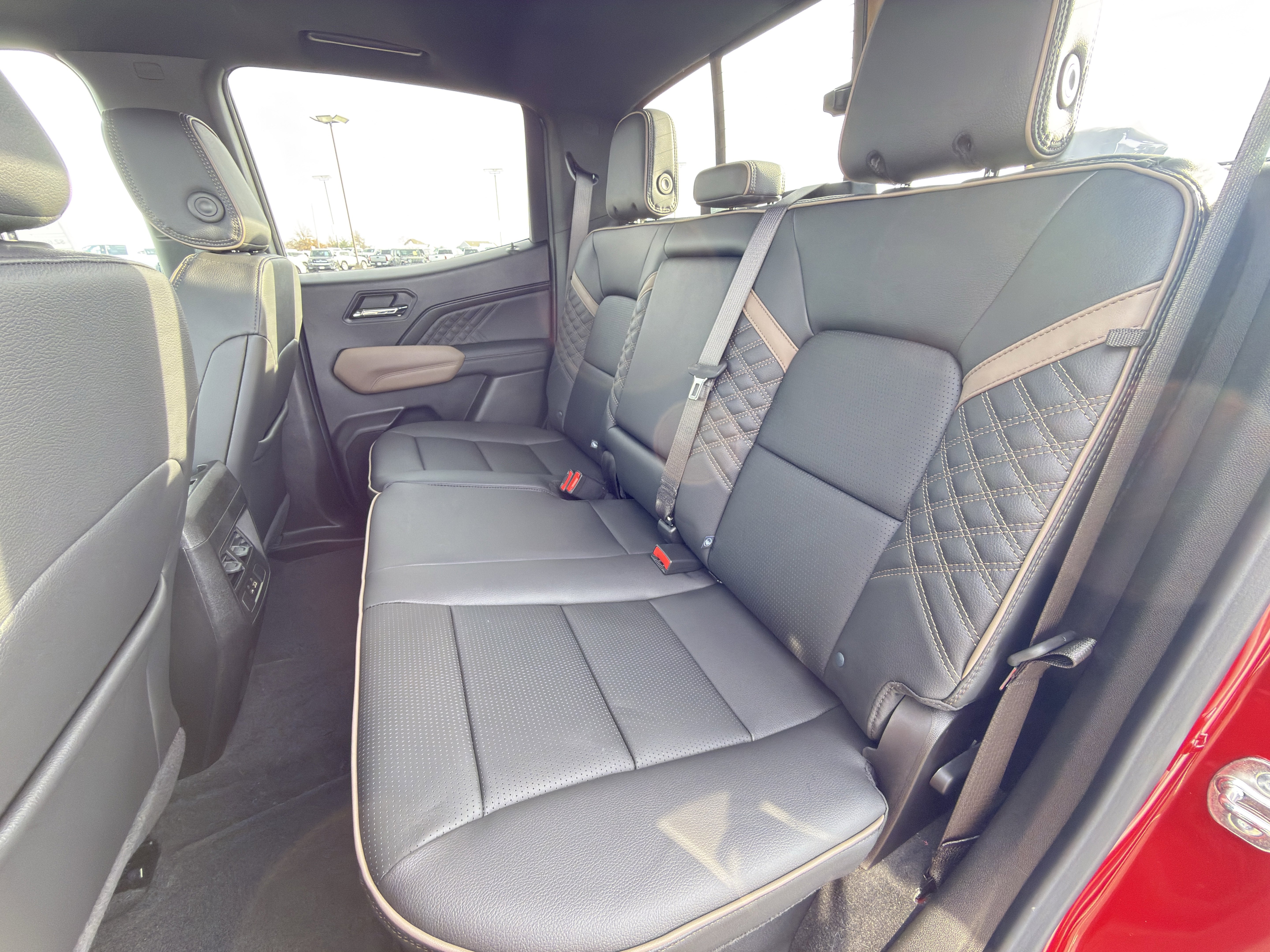 New 2026 GMC Canyon Denali image 12