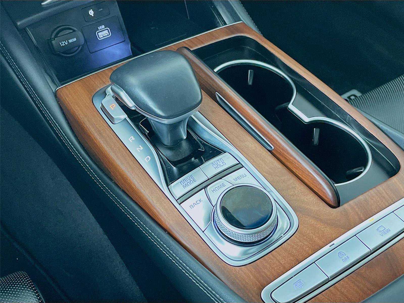 Used 2019 Kia K900 Luxury w/ VIP Package image 20