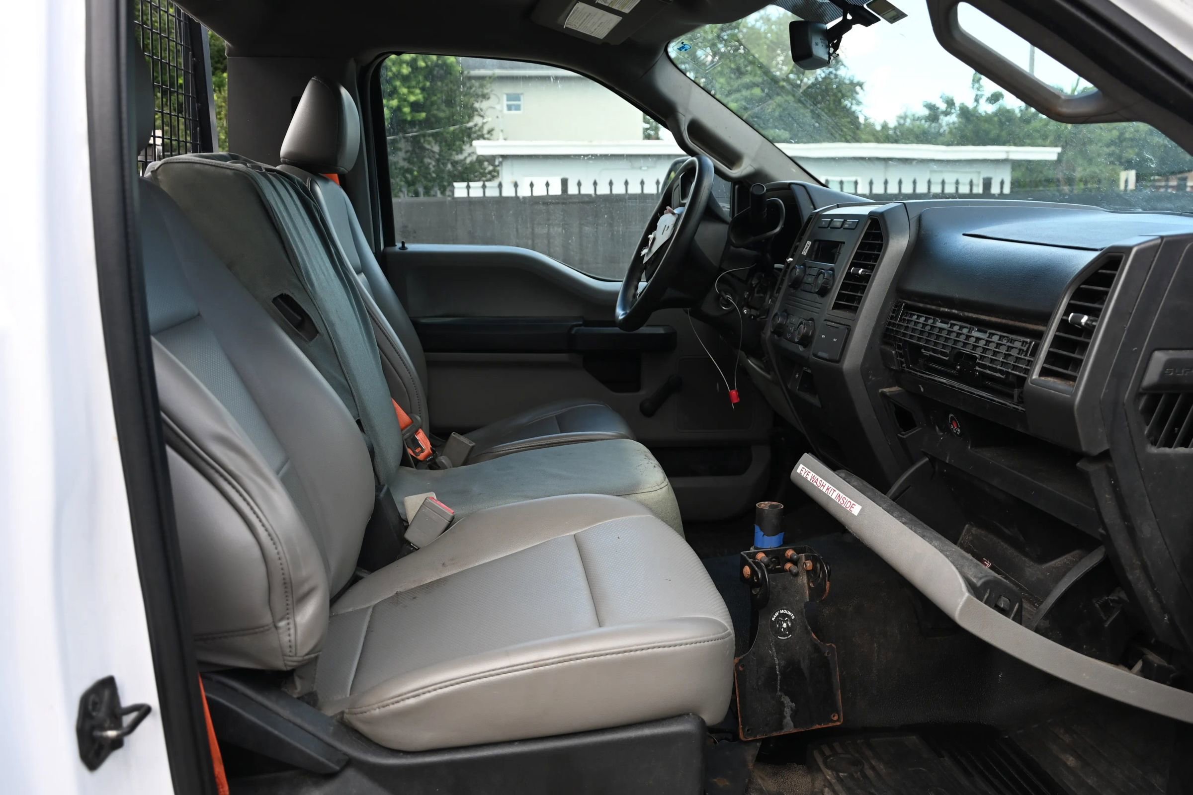 Used 2019 Ford F350 XL w/ Camper Package image 13