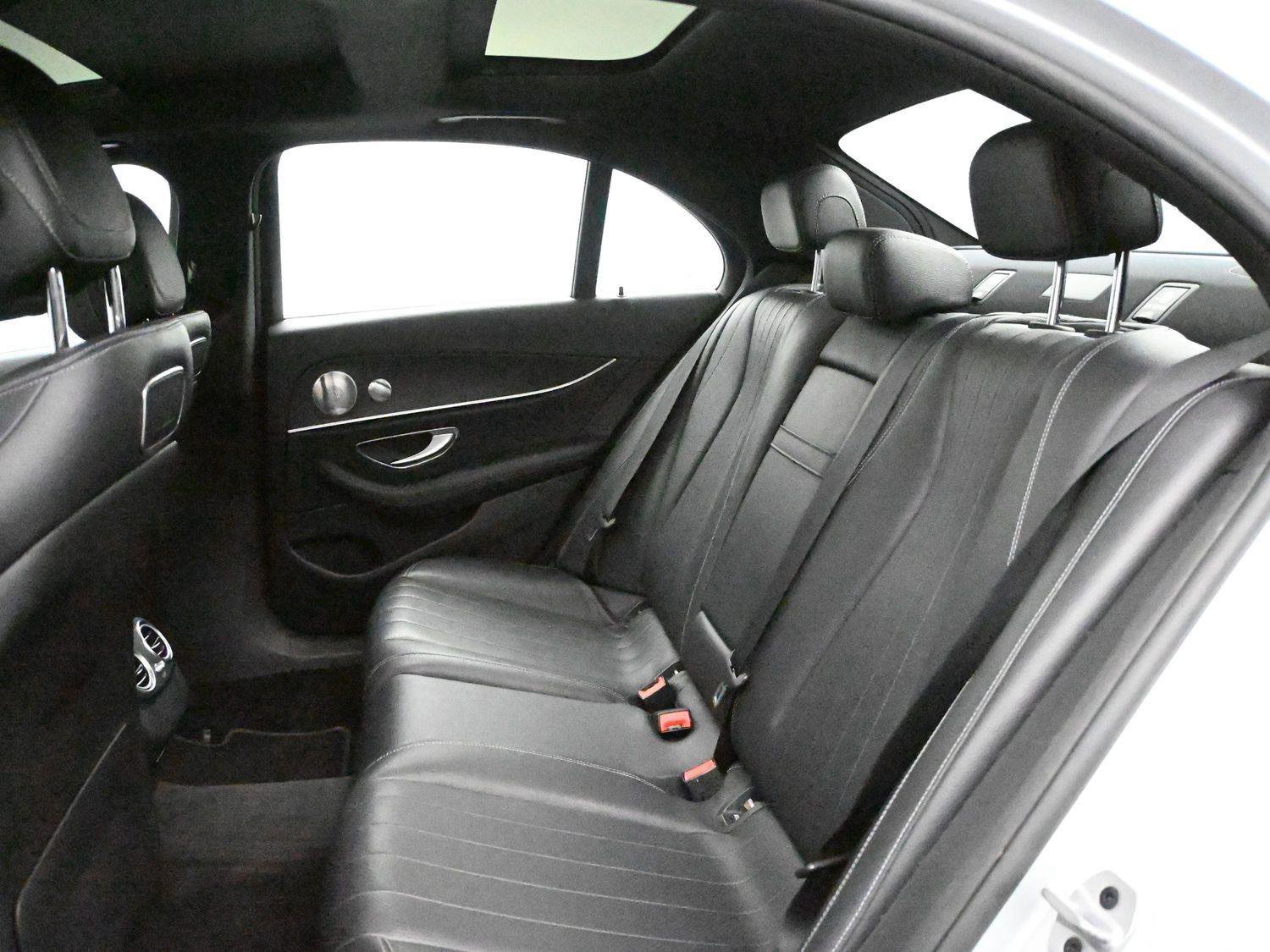 Used 2019 Mercedes-Benz E 300 4MATIC image 11