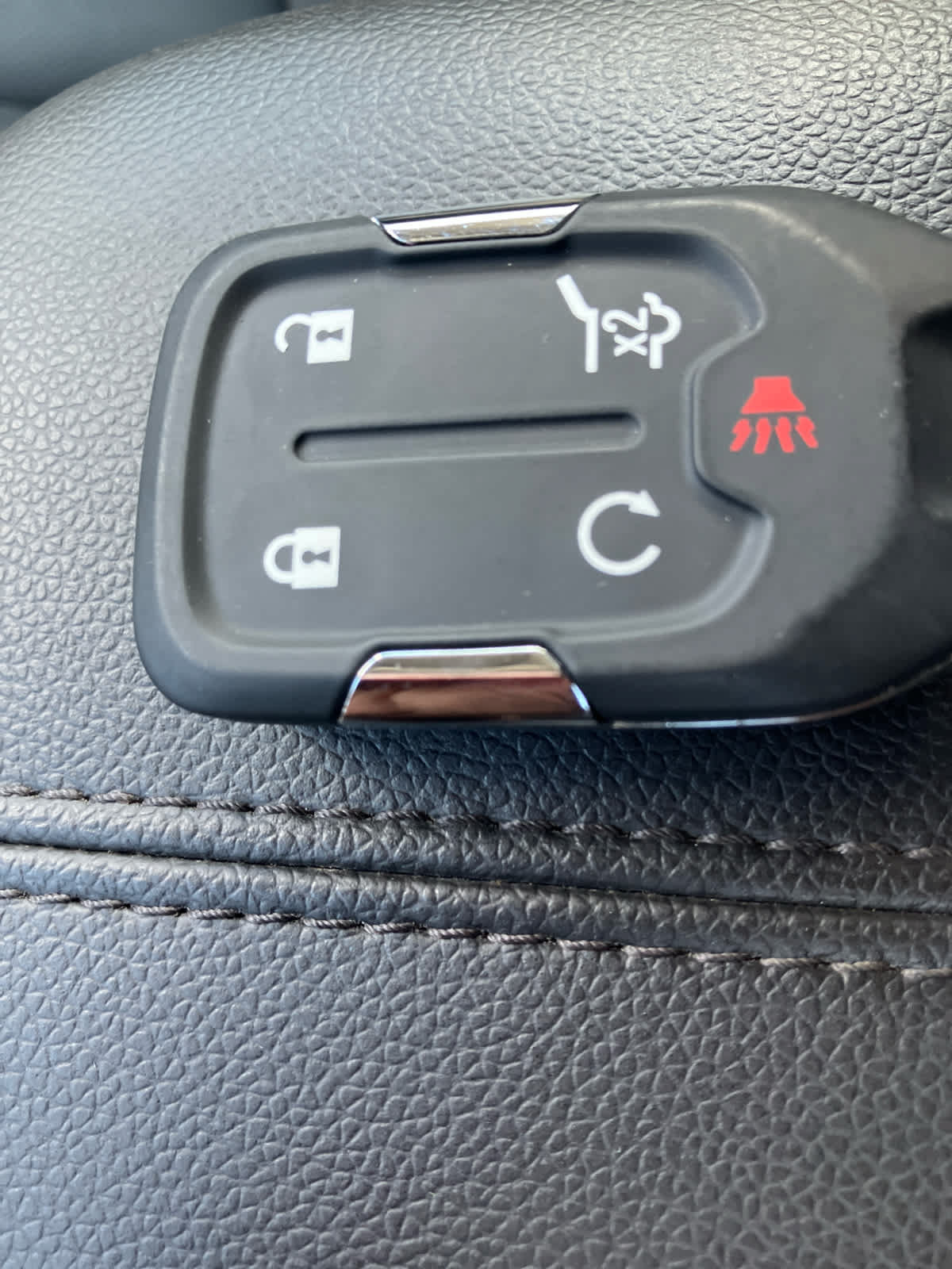 Used 2024 GMC Terrain SLT w/ Tech Package FWD image 34