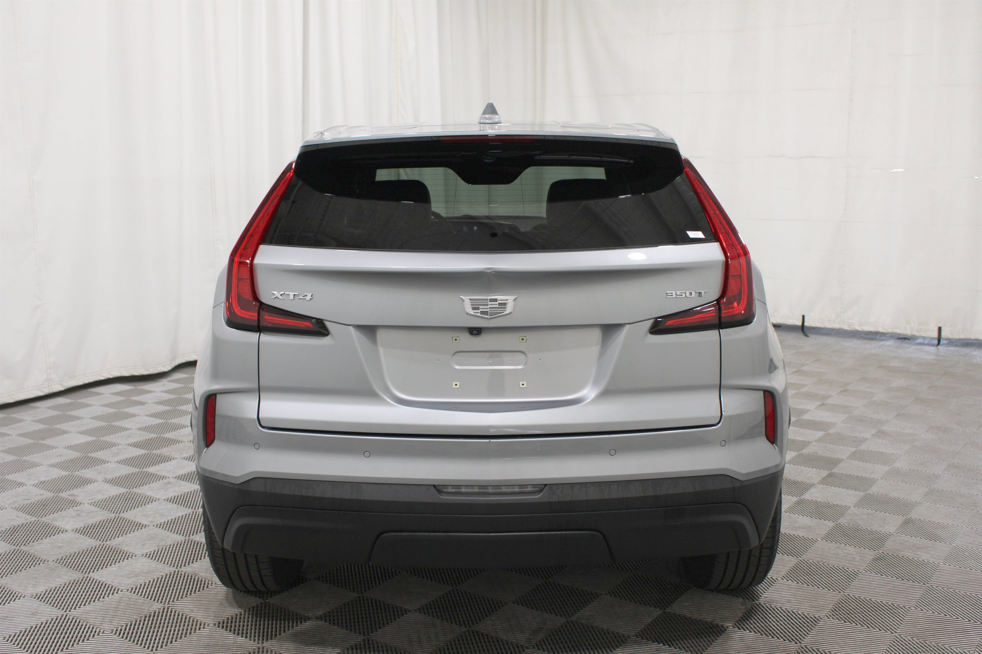 Certified 2024 Cadillac XT4 Luxury w/ Cold Weather Package FWD image 35