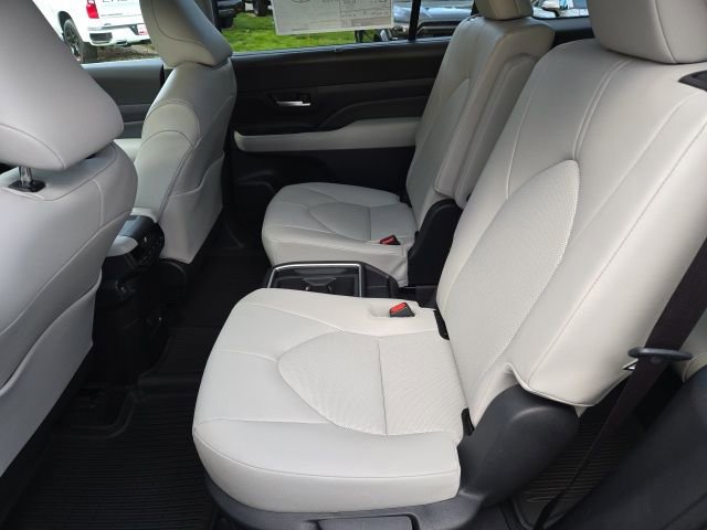 New 2026 Toyota Grand Highlander XLE image 8