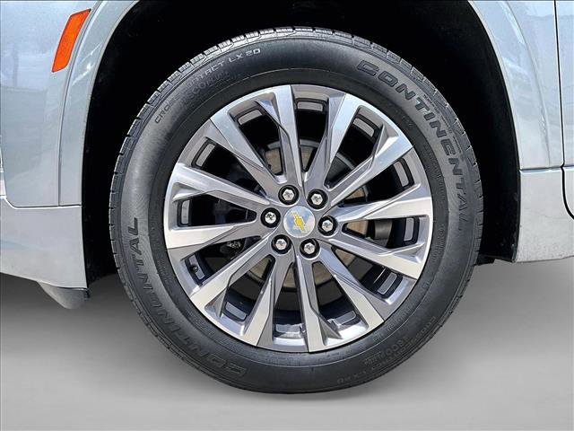 Used 2023 Chevrolet Traverse Premier FWD image 10