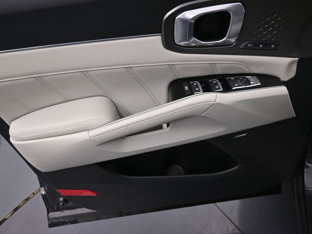 Used 2023 Kia Sorento SX Prestige image 14