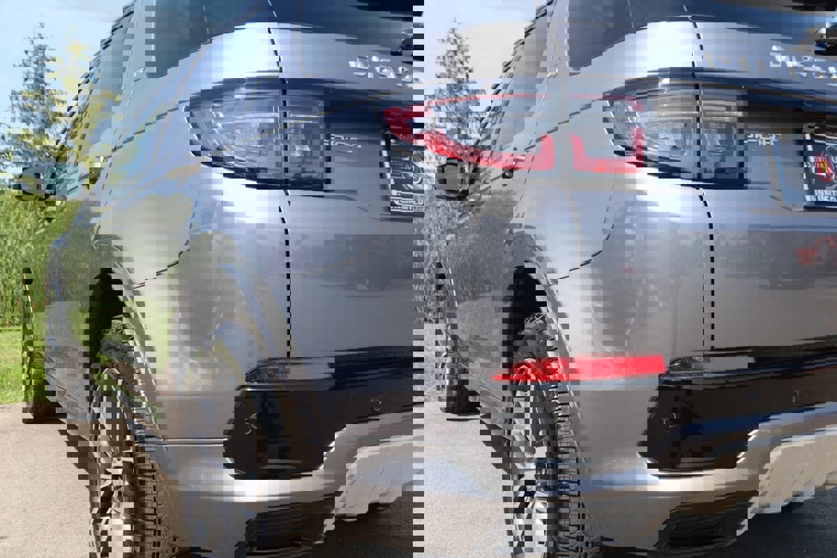 Used 2024 Land Rover Discovery Sport S image 30