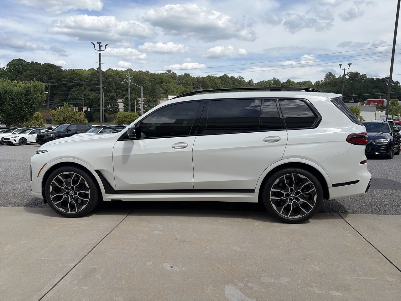 Certified 2025 BMW X7 M60i AWD/4WD image 5
