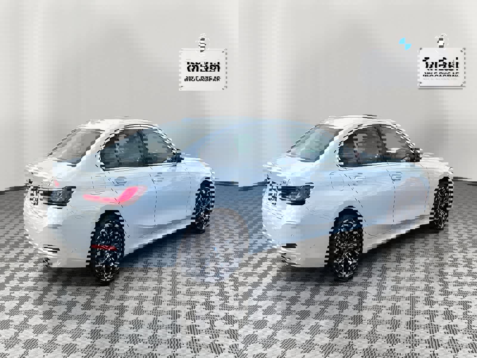 Certified 2025 BMW 330i Sedan w/ Convenience Package image 3