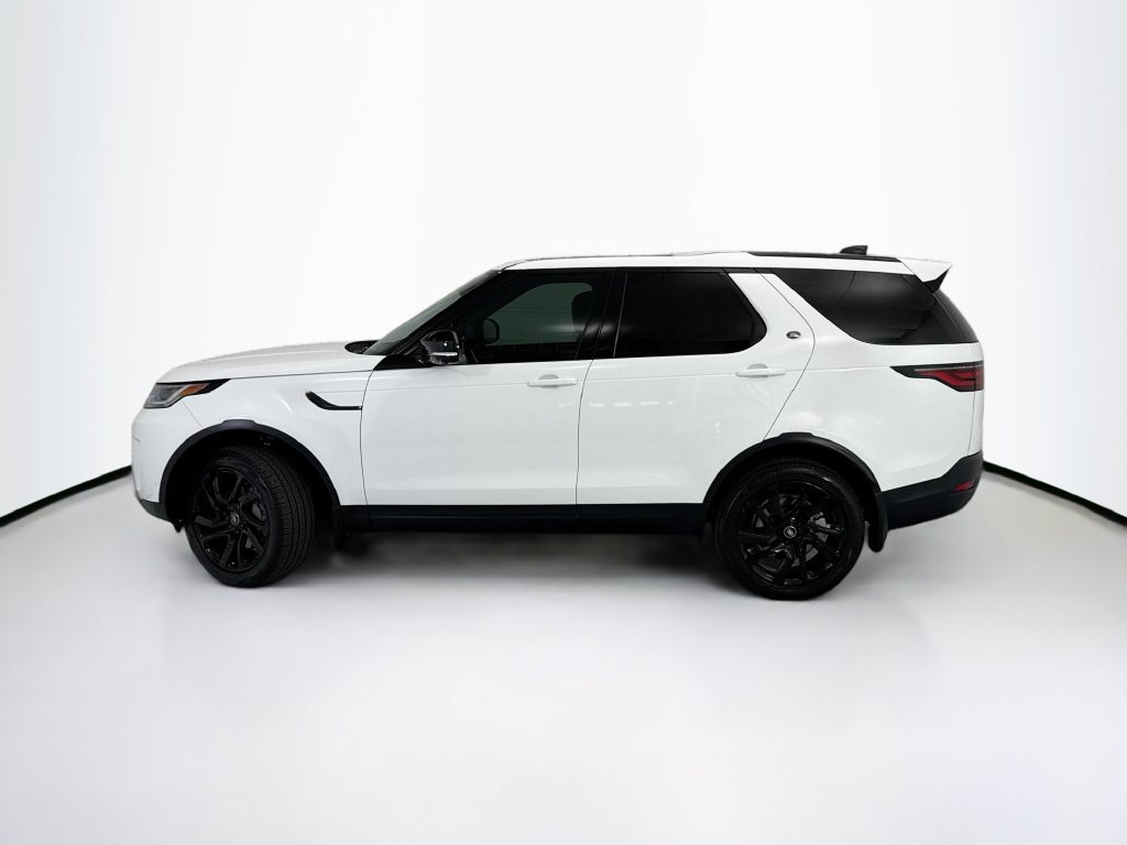 Used 2025 Land Rover Discovery S AWD/4WD image 8