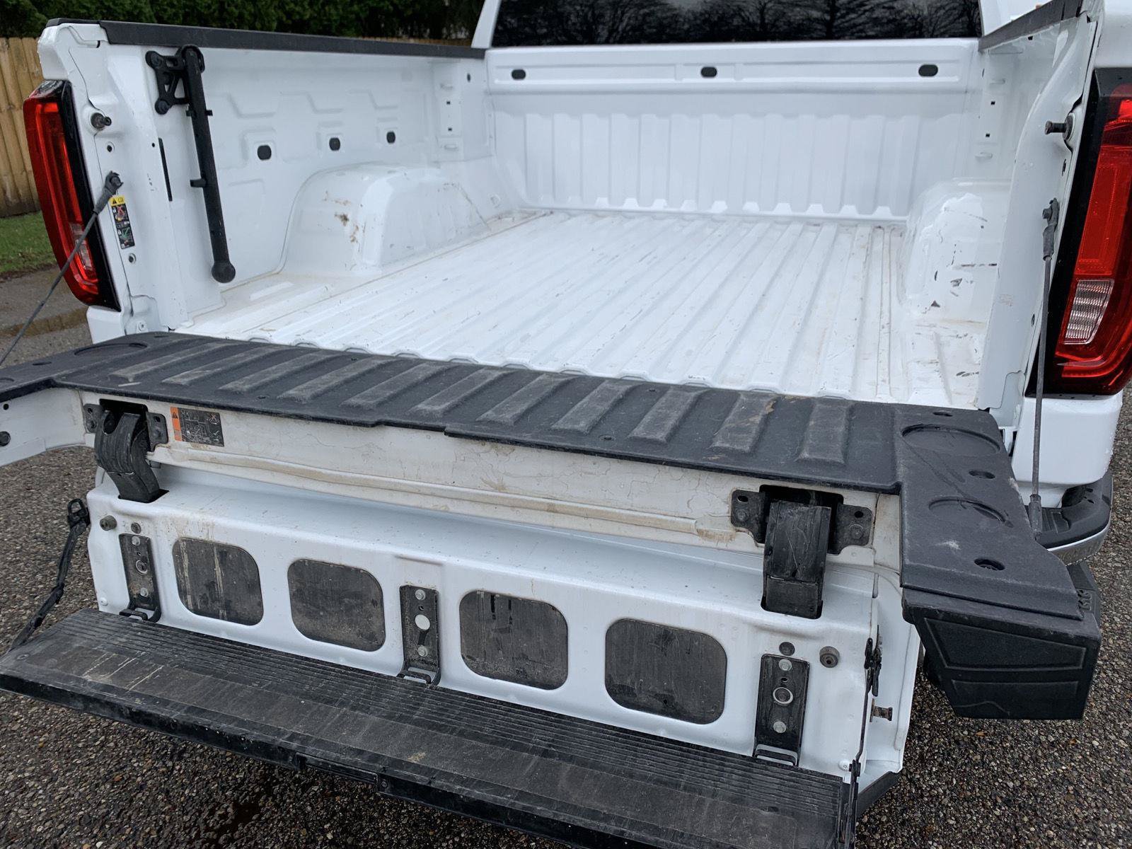 Used 2025 GMC Sierra 1500 SLT AWD/4WD image 8