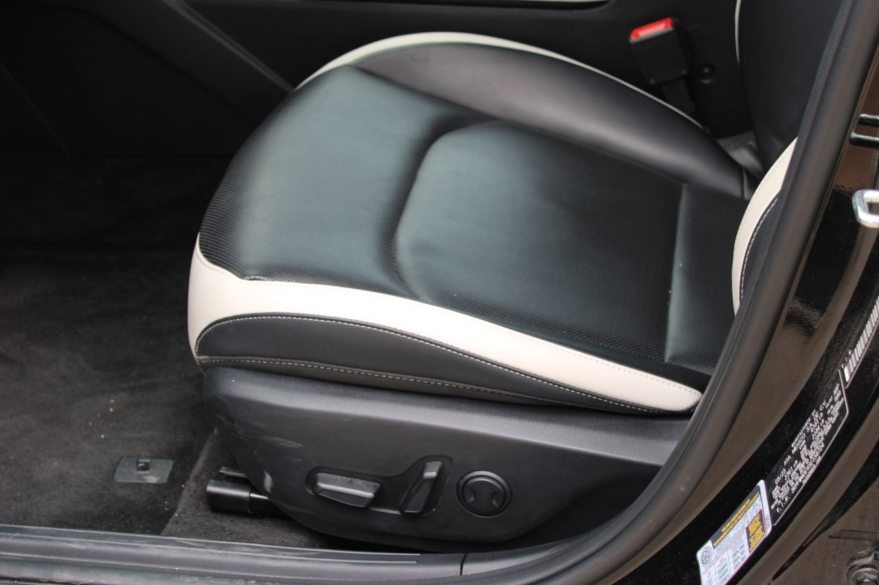 Used 2025 Kia K4 GT-Line w/ GT-Line Premium Package image 14