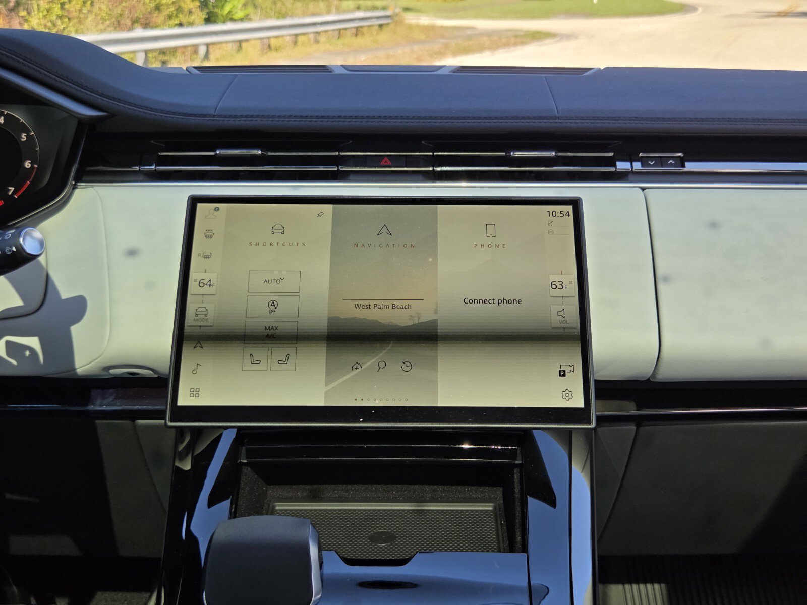 New 2025 Land Rover Range Rover Sport SE image 12