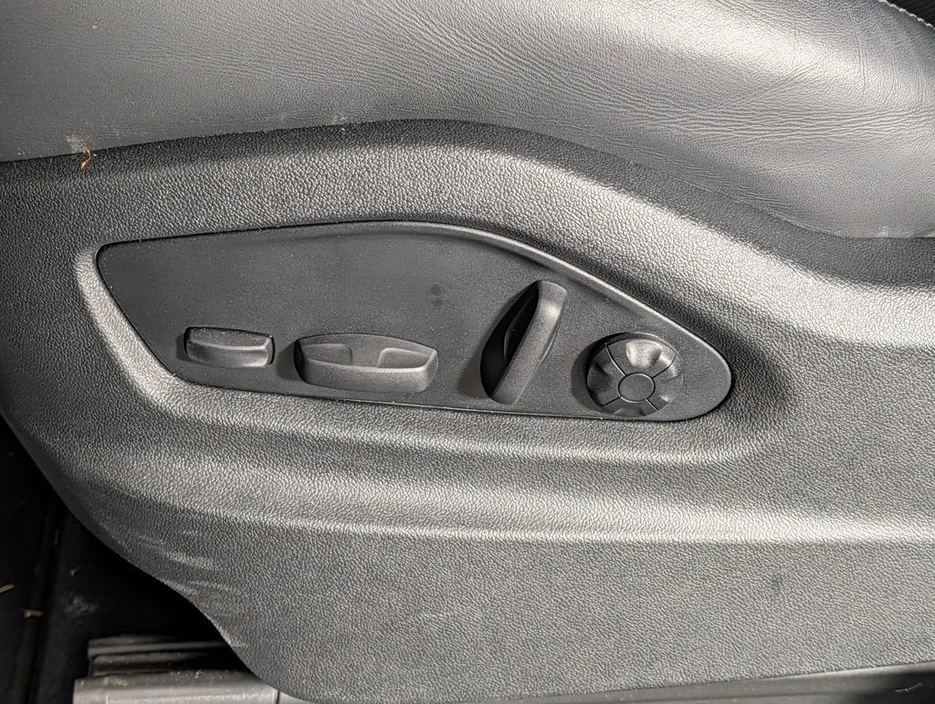 Certified 2025 Porsche Cayenne Coupe image 28