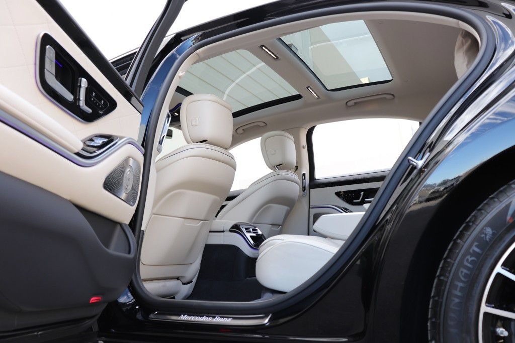 Used 2022 Mercedes-Benz S 580 4MATIC Sedan w/ Warmth & Comfort Package image 37
