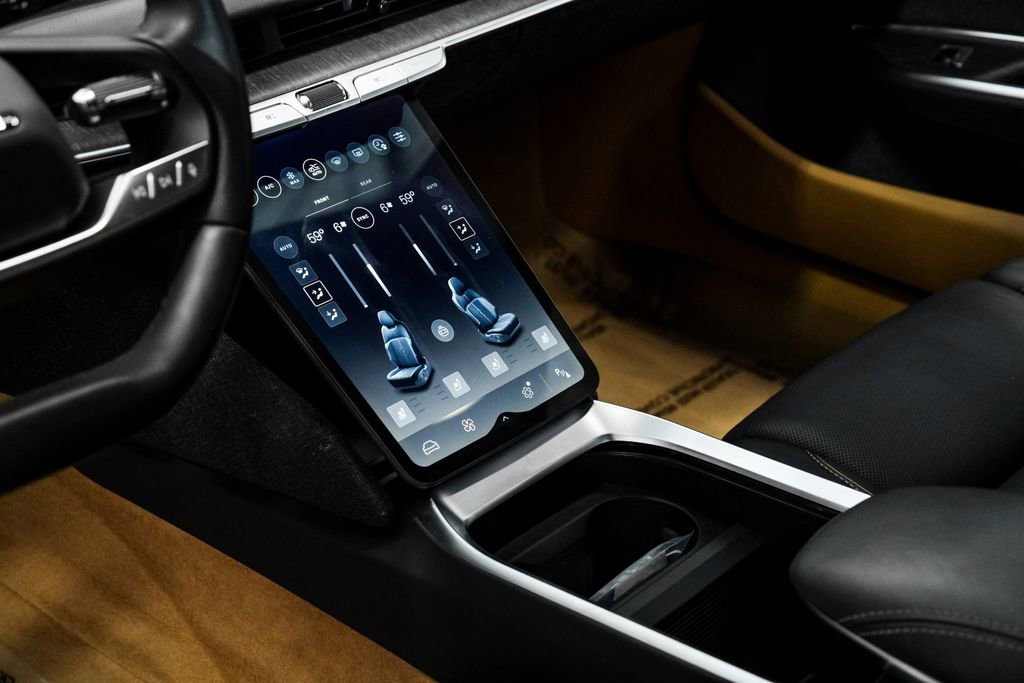 Used 2024 Lucid Air Touring image 30