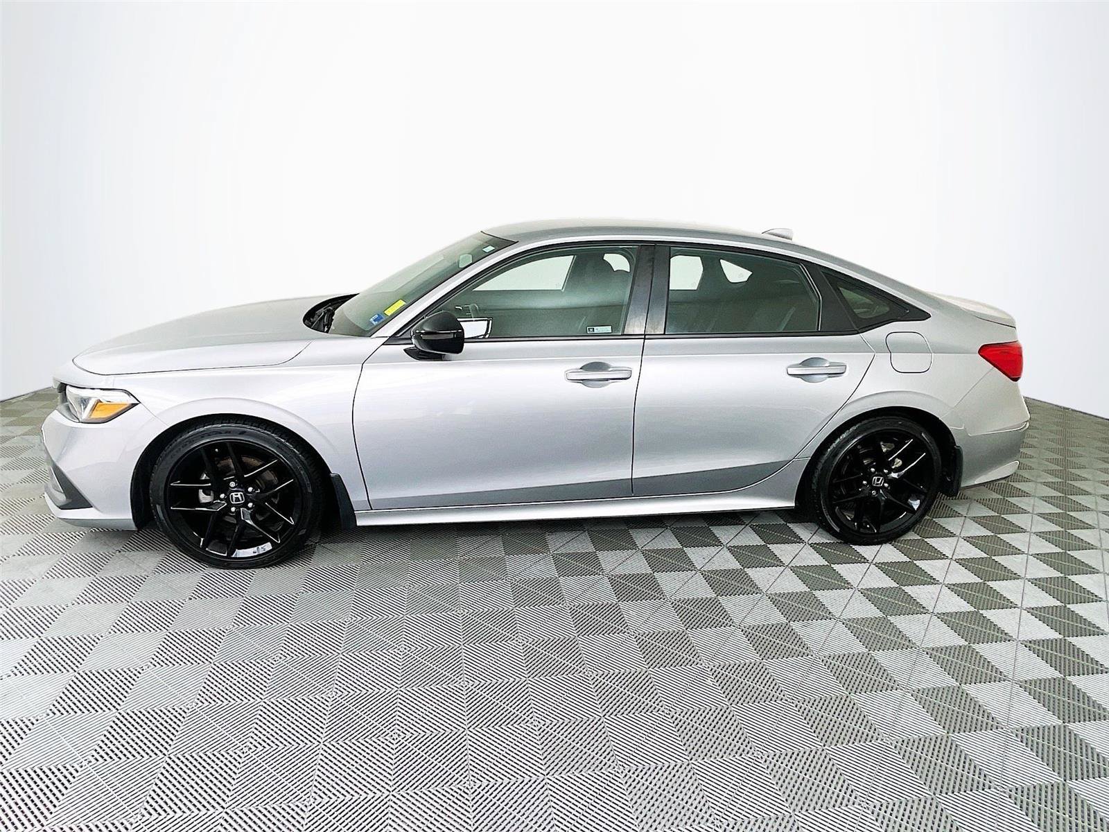 Used 2023 Honda Civic Sport image 4