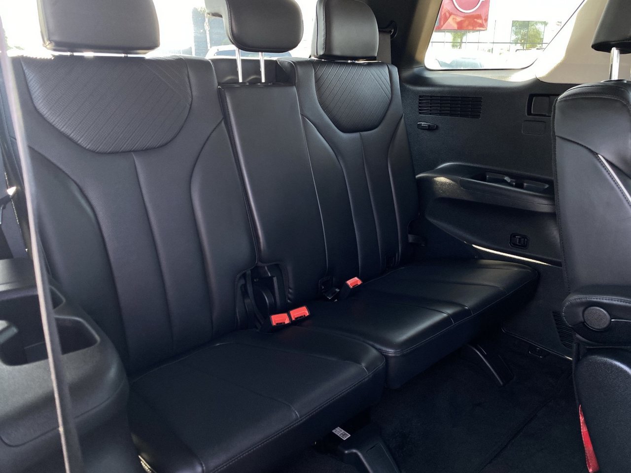 Used 2025 Hyundai Palisade SEL FWD image 13