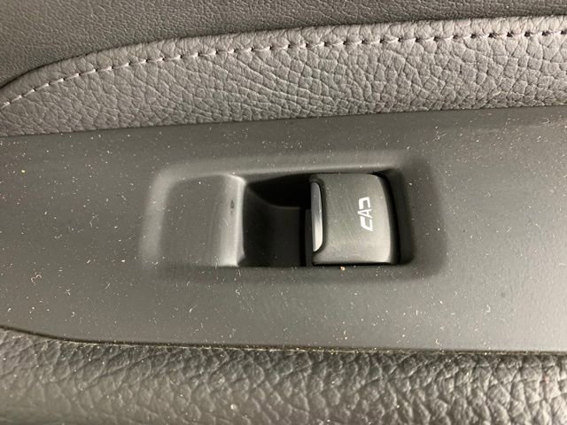 Used 2021 GMC Yukon XL Denali w/ Advanced Technology Package AWD/4WD image 33