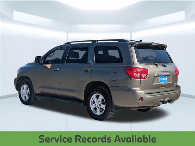 Used 2016 Toyota Sequoia SR5 RWD image 4