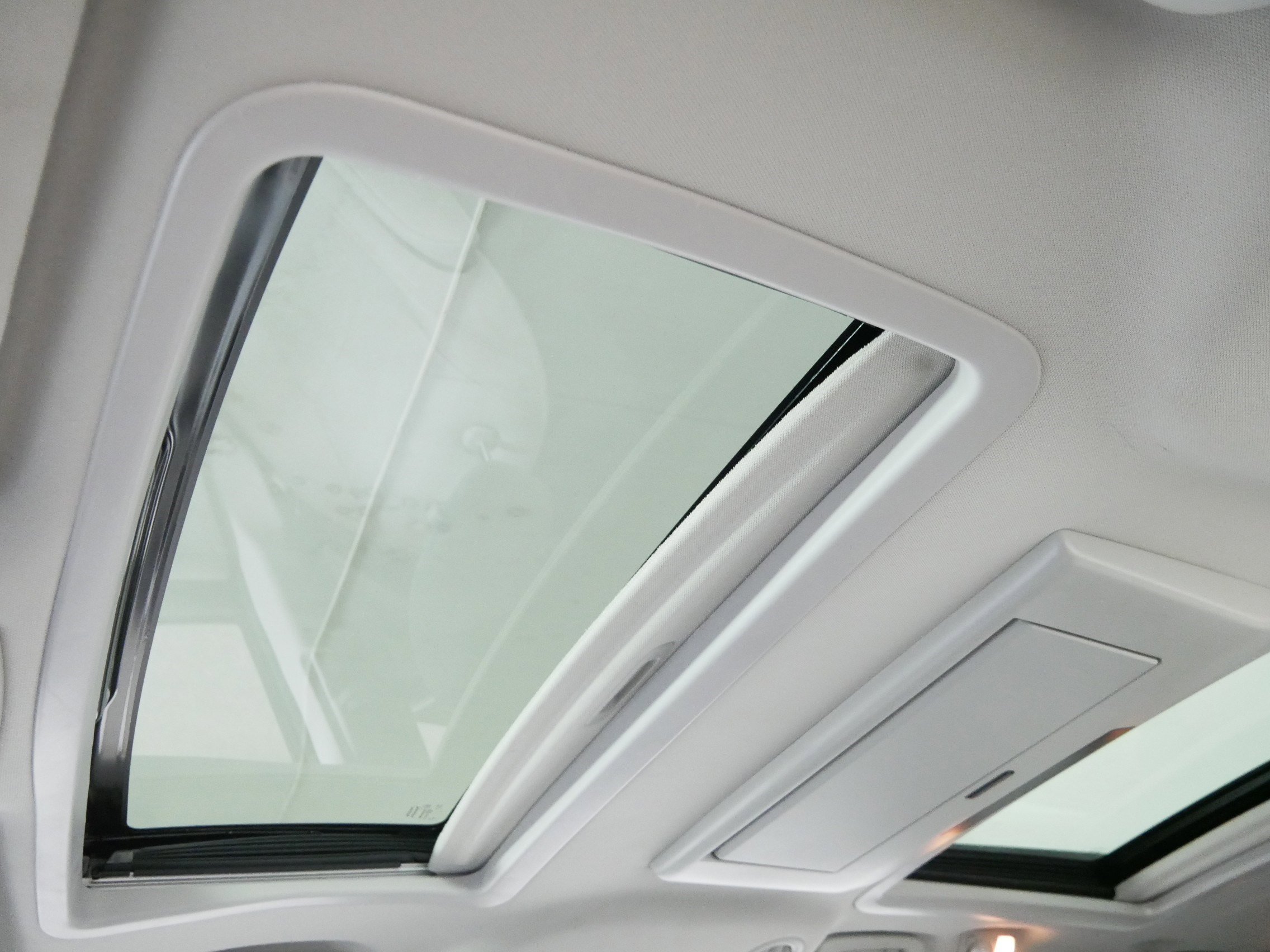 Used 2017 Toyota Sienna Limited Premium w/ Advanced Technology Package image 30