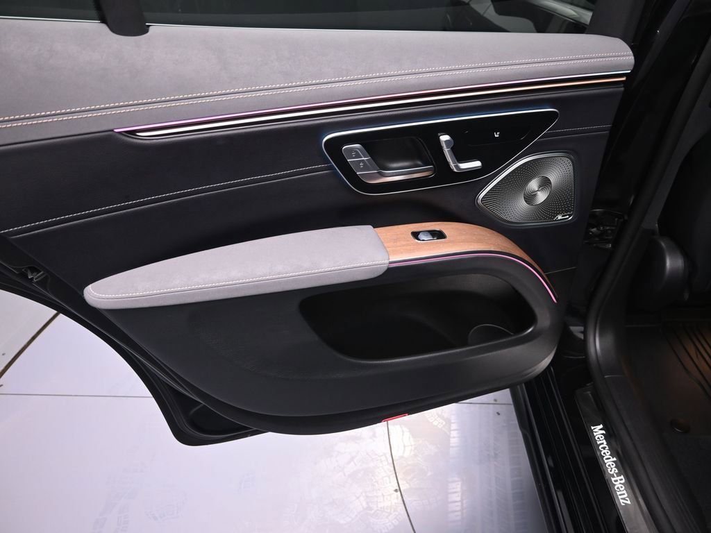 Used 2023 Mercedes-Benz EQS 580 4MATIC SUV image 29