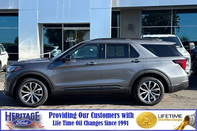 Used 2025 Ford Explorer ST-Line AWD/4WD image 7