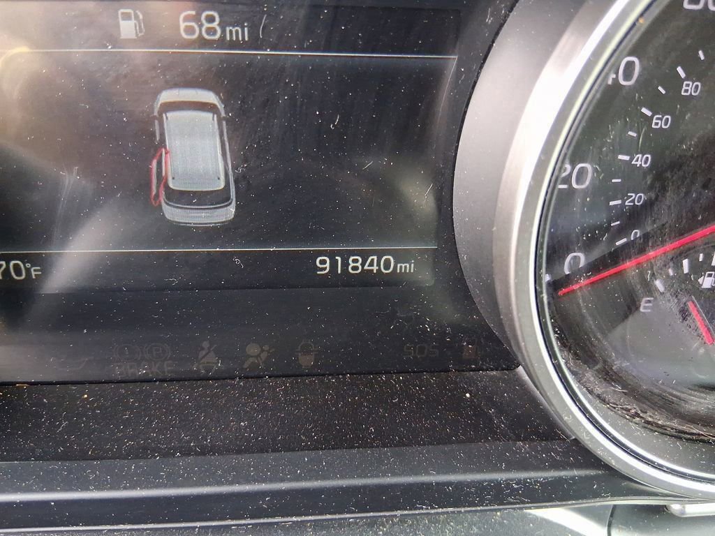 Used 2023 Kia Carnival LX image 29