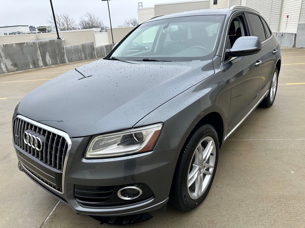 Used 2017 Audi Q5 2.0T Premium Plus w/ Technology Package image 2