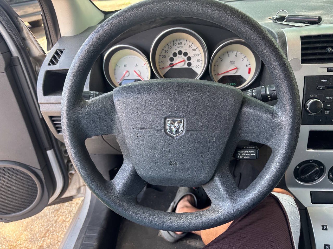 Used 2009 Dodge Caliber SXT FWD image 10