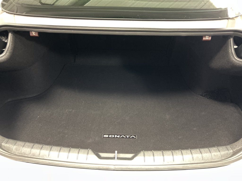 Used 2025 Hyundai Sonata Limited FWD image 23