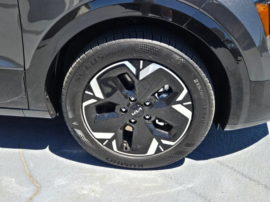 Certified 2024 Kia Niro Wind w/ Wind Preserve Package FWD image 10