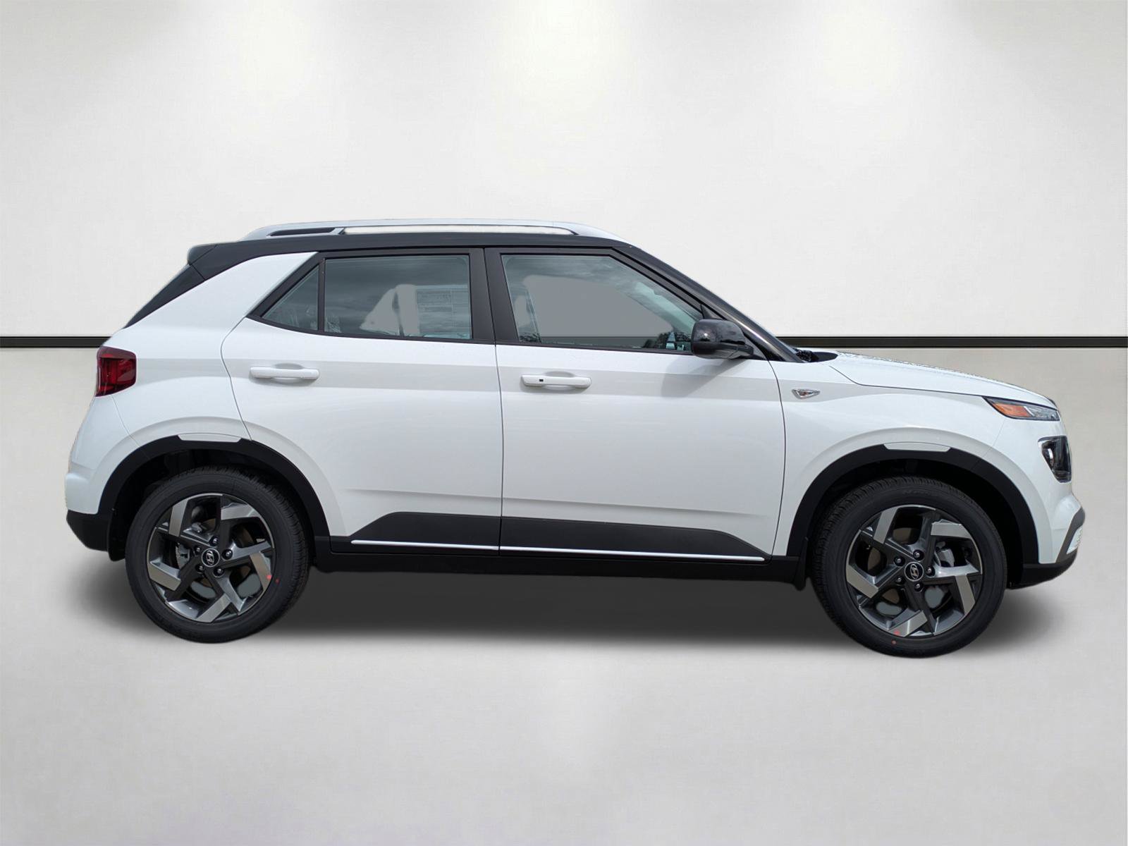 New 2026 Hyundai Venue SEL FWD image 4