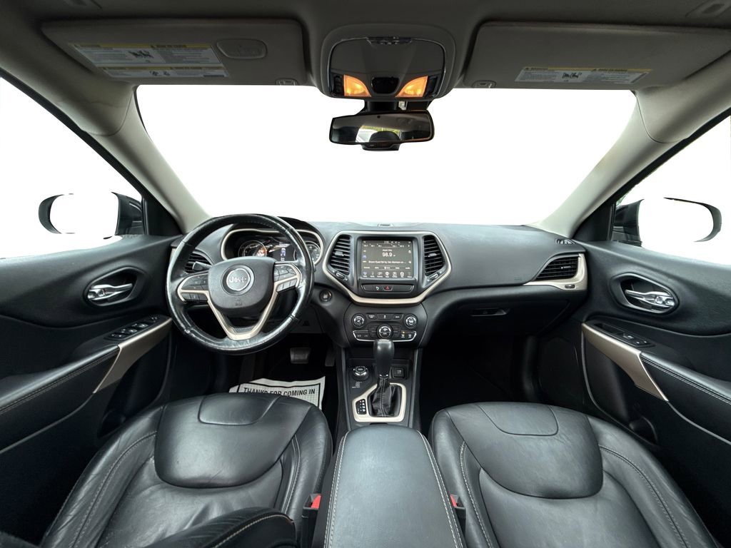 Used 2018 Jeep Cherokee Limited image 18