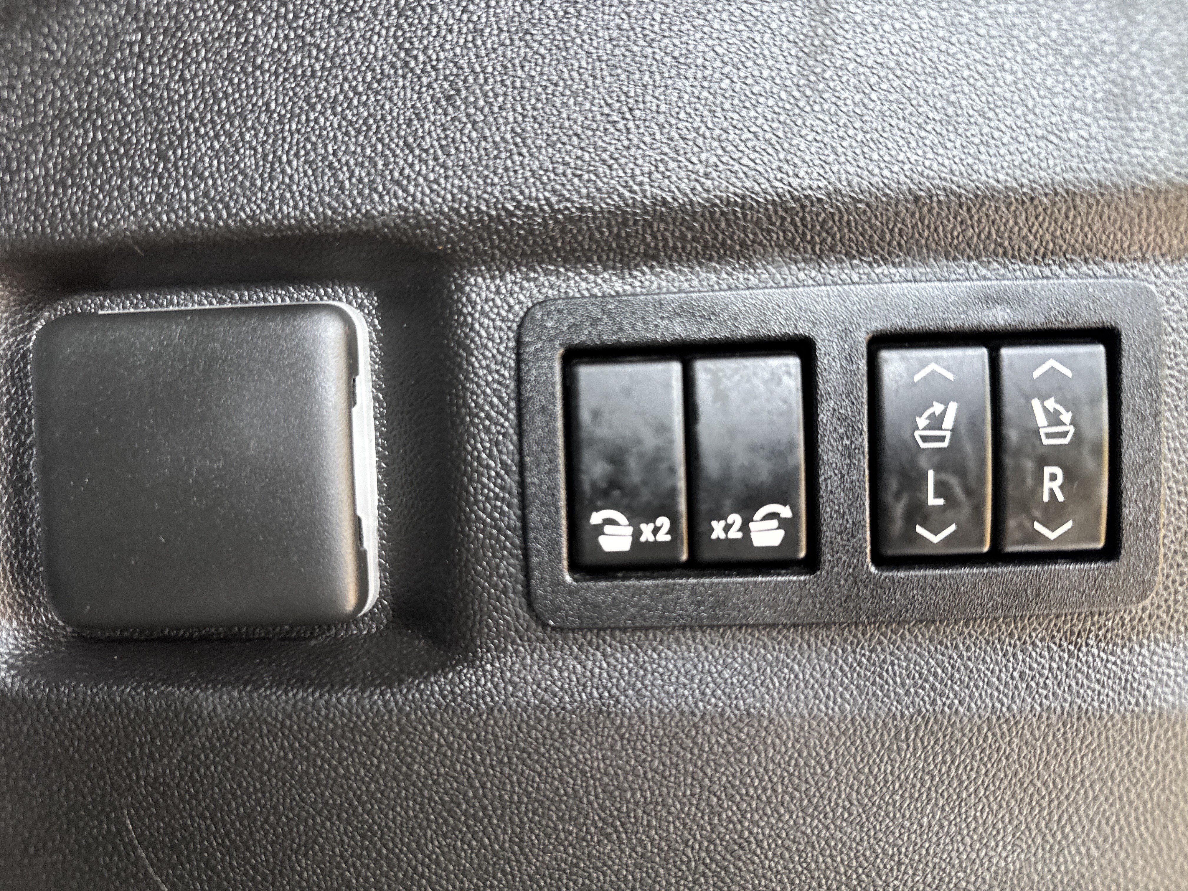 Used 2021 GMC Yukon Denali AWD/4WD image 39