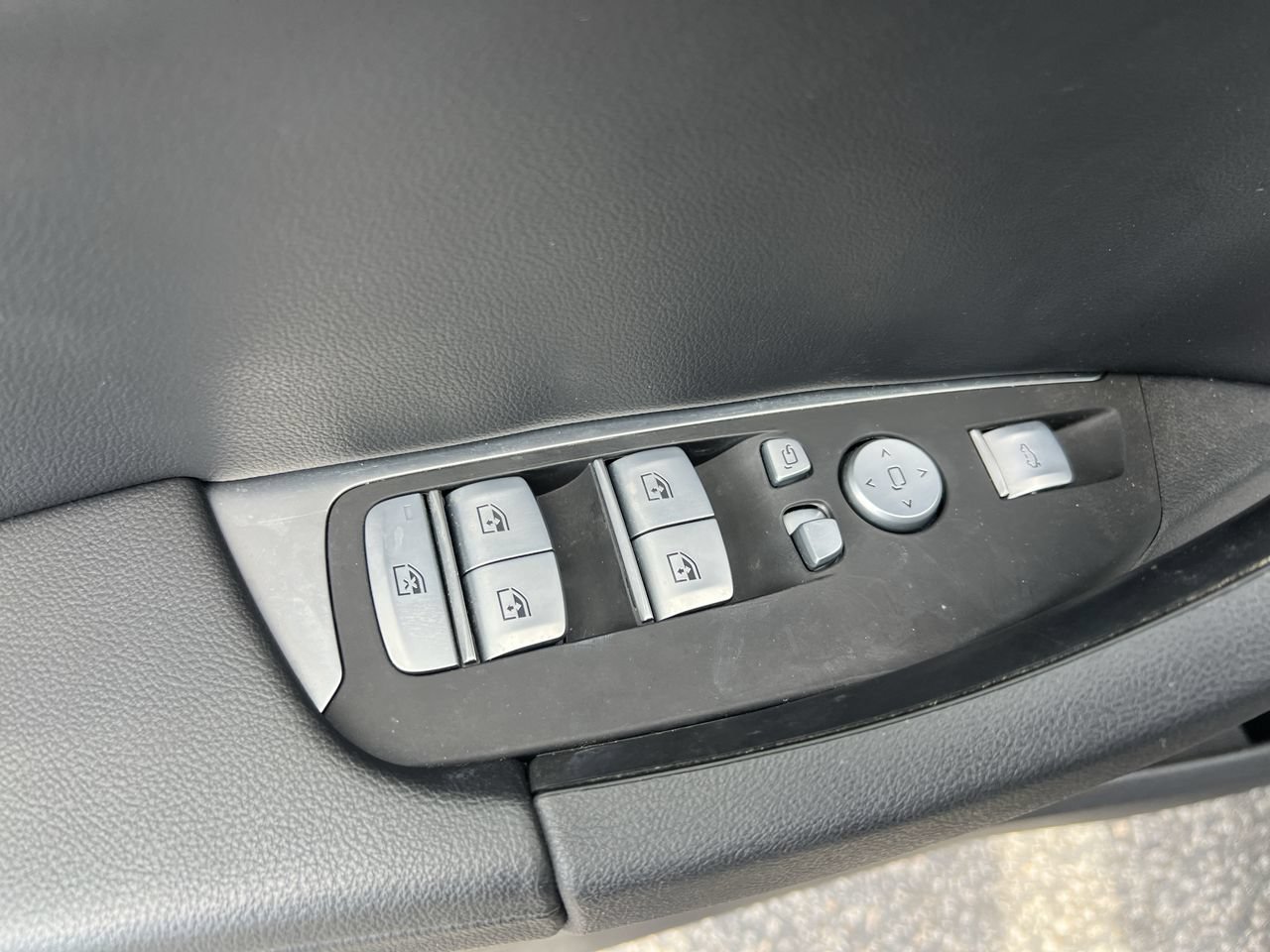 Used 2023 BMW X3 xDrive30i w/ Premium Package AWD/4WD image 15