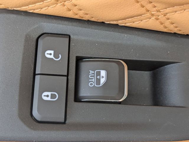 New 2026 Jeep Grand Cherokee L Summit w/ Rear Seat Video Group I AWD/4WD image 26