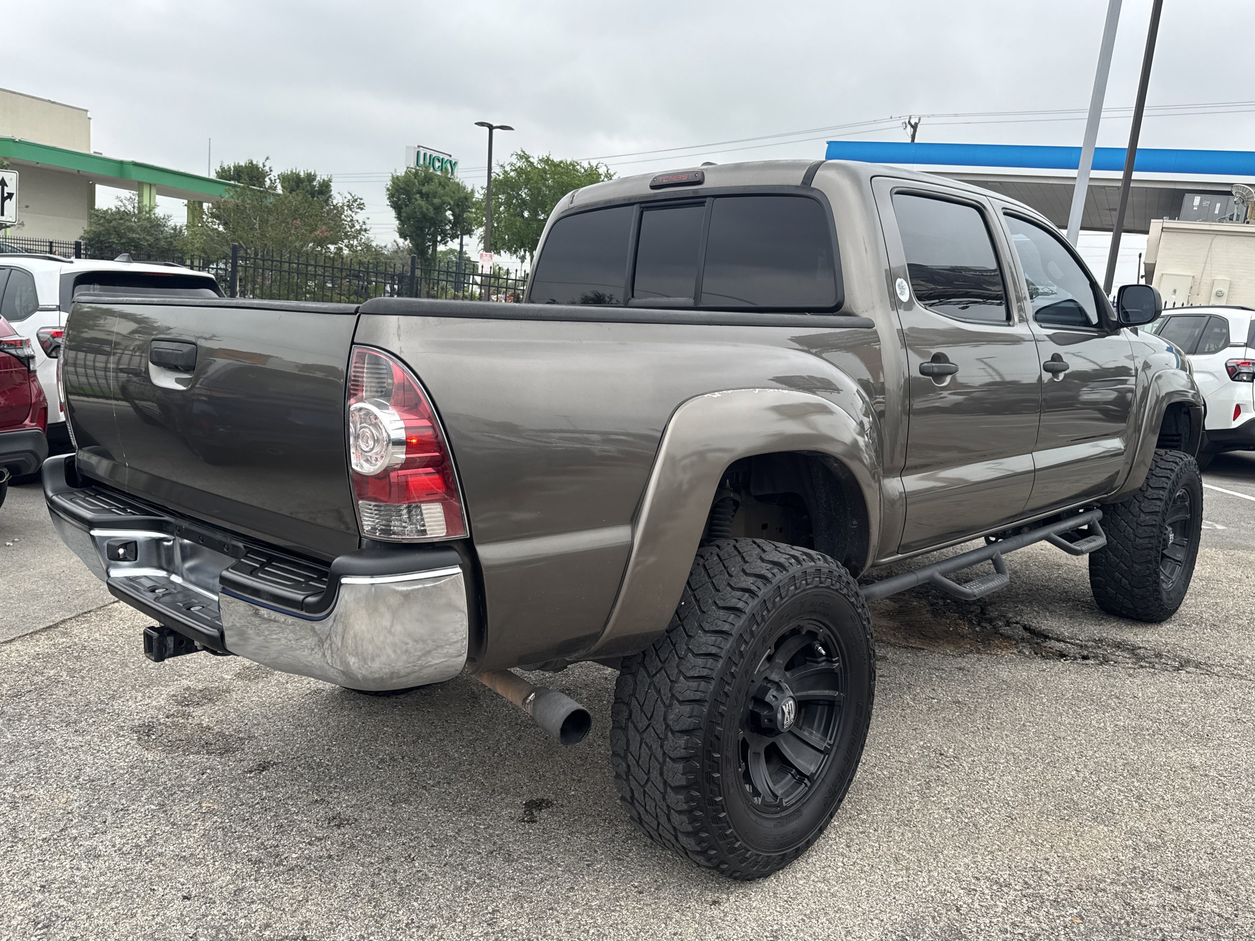 Used 2011 Toyota Tacoma PreRunner w/ SR5 Pkg #2 RWD image 3